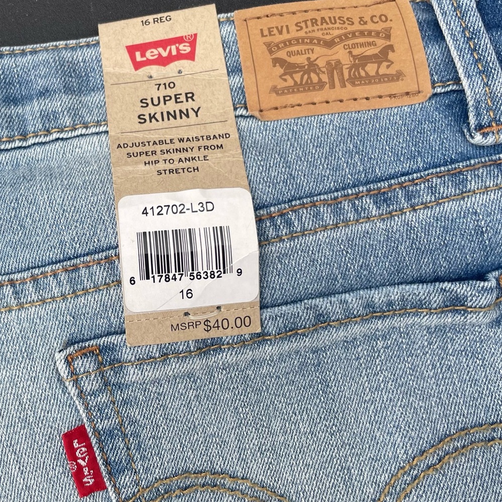 NWT Levi’s Jeans - Picture 3 of 3
